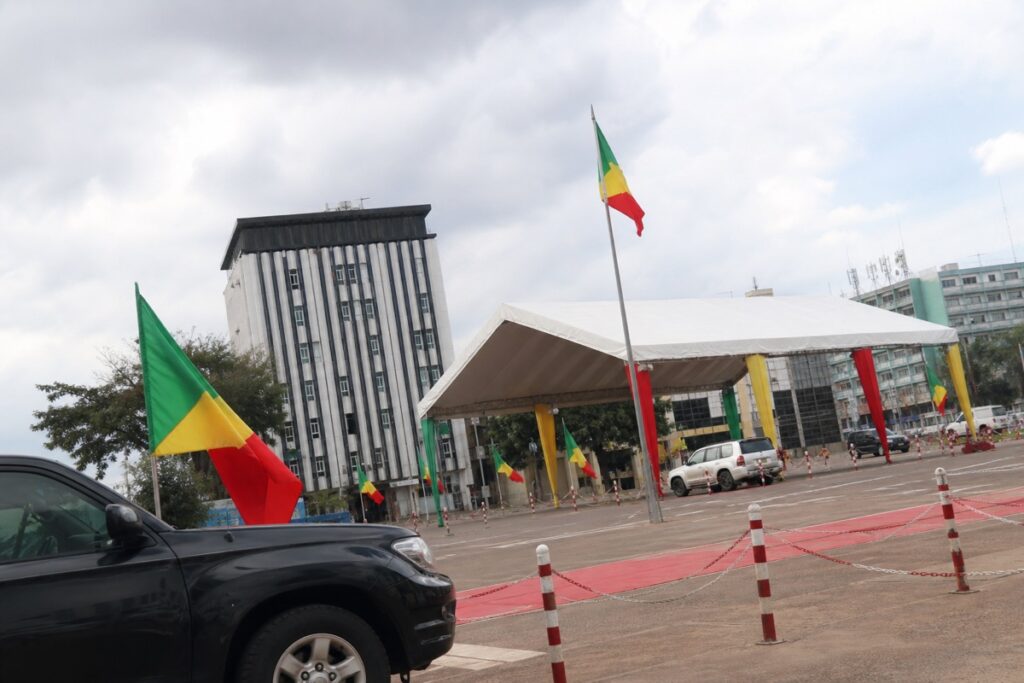 Outsider Manangou Bets Big Against Sassou